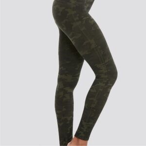 Spanx Small Look‎ At Me Now Green Camo Seamless High Rise Leggings Pants